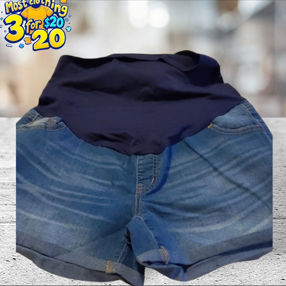 Time and Tru maternity denim shorts size 8-10